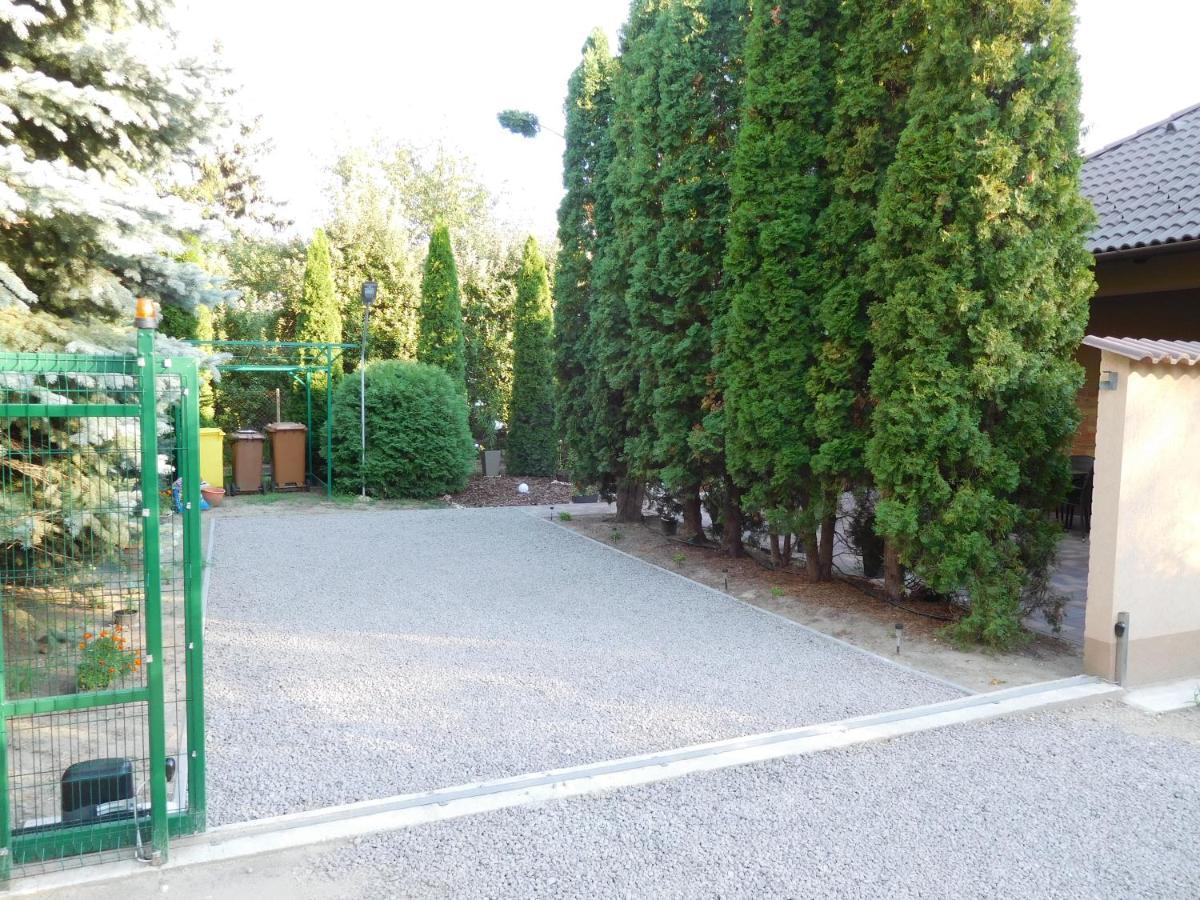 Golden Apartman Oroshaza Exterior photo