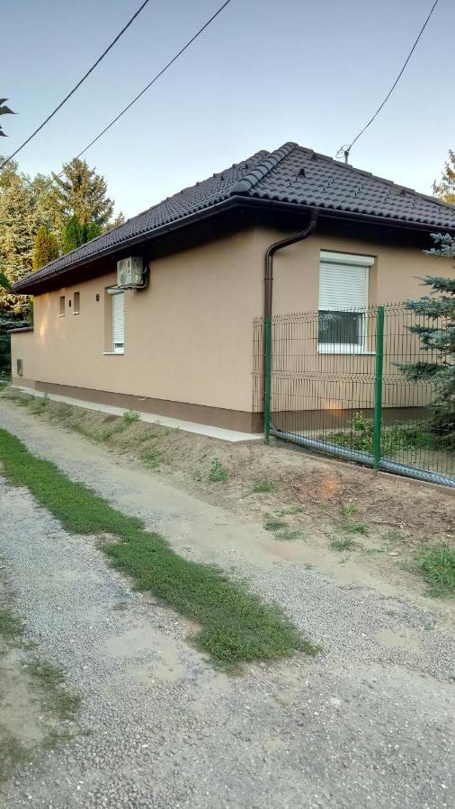 Golden Apartman Oroshaza Exterior photo